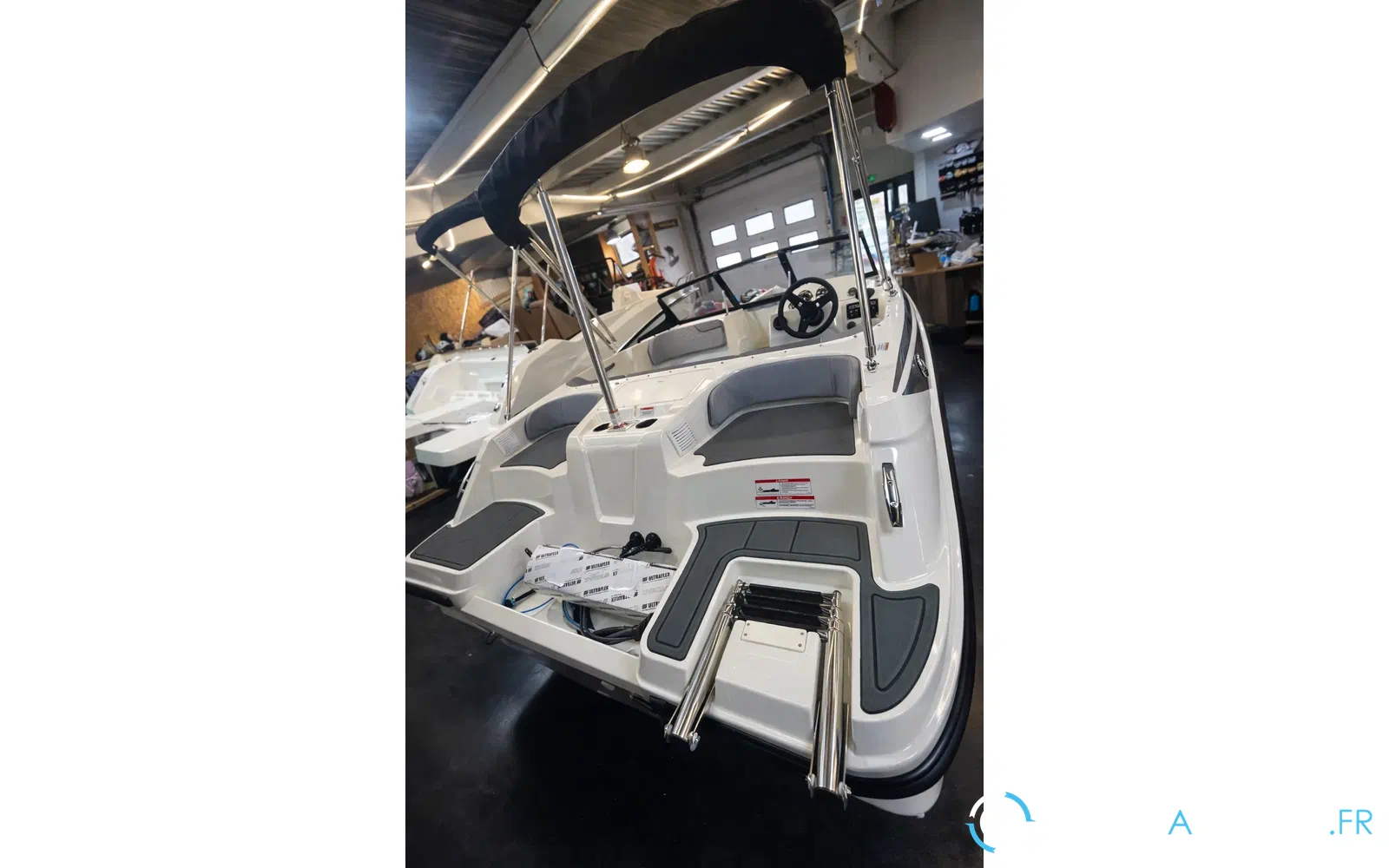 slider 9 Bayliner Element M17