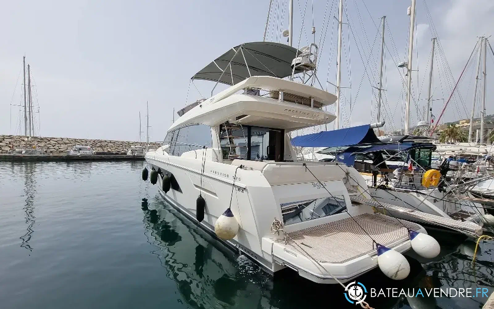 slider 1 Jeanneau Prestige 520 Fly