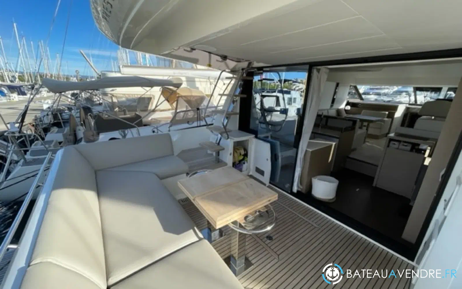 slider 2 Jeanneau Prestige 520 Fly