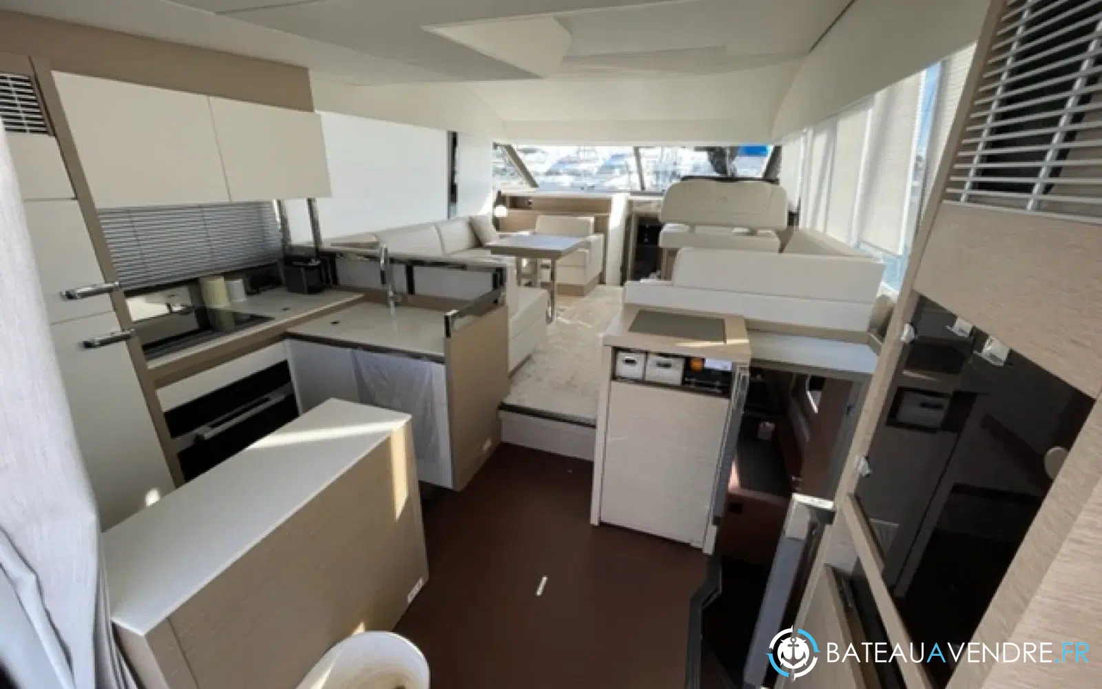 slider 7 Jeanneau Prestige 520 Fly