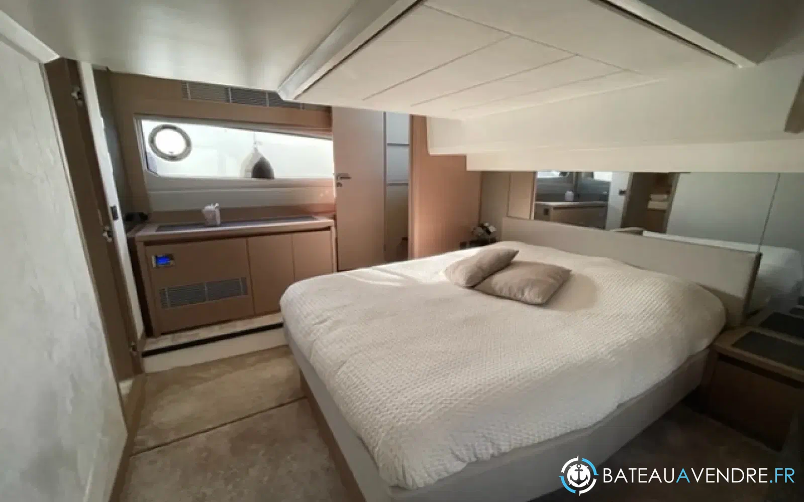 slider 8 Jeanneau Prestige 520 Fly