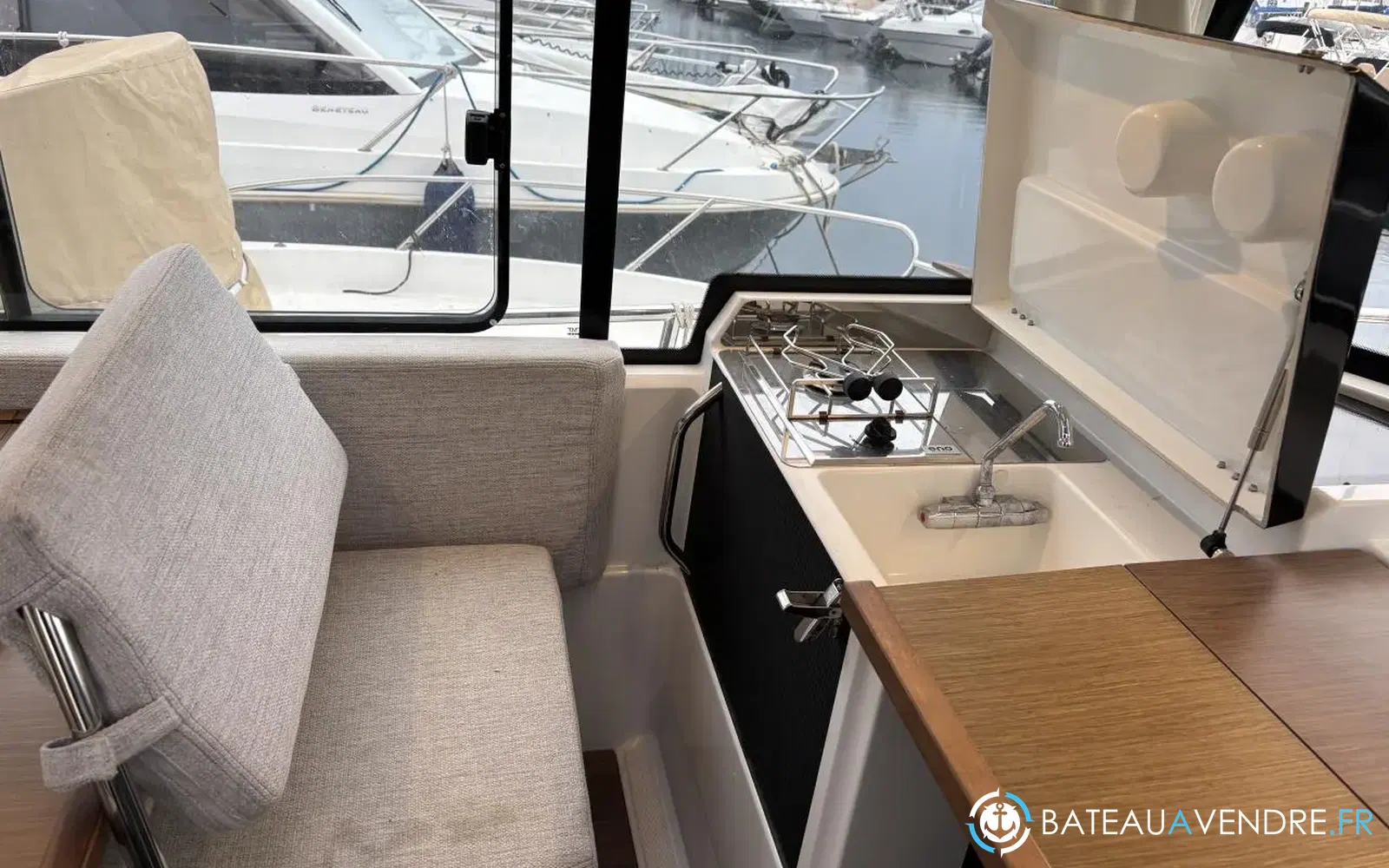 slider 4 Jeanneau Merry Fisher 895 Sport