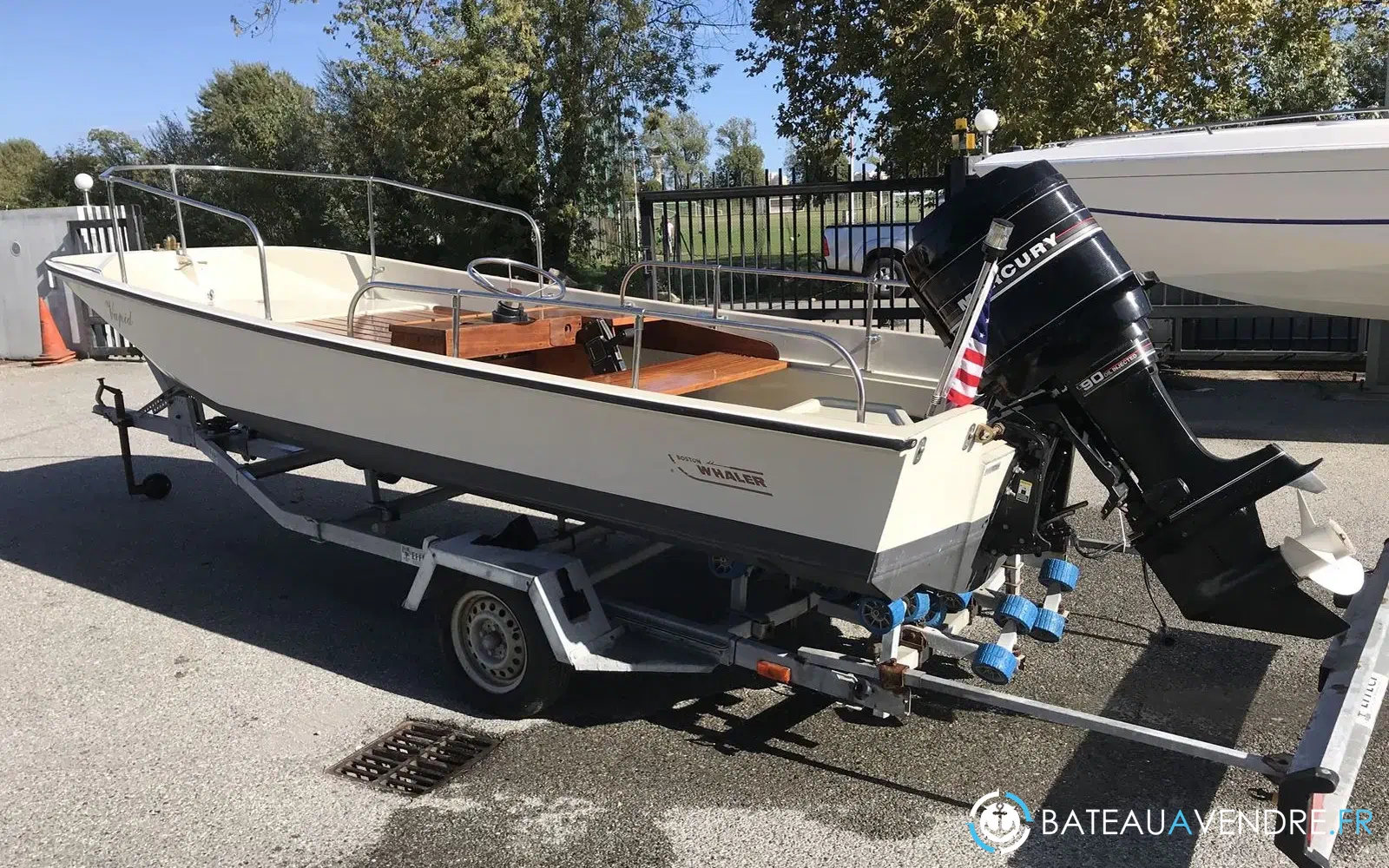 slider 0 Boston Whaler 17