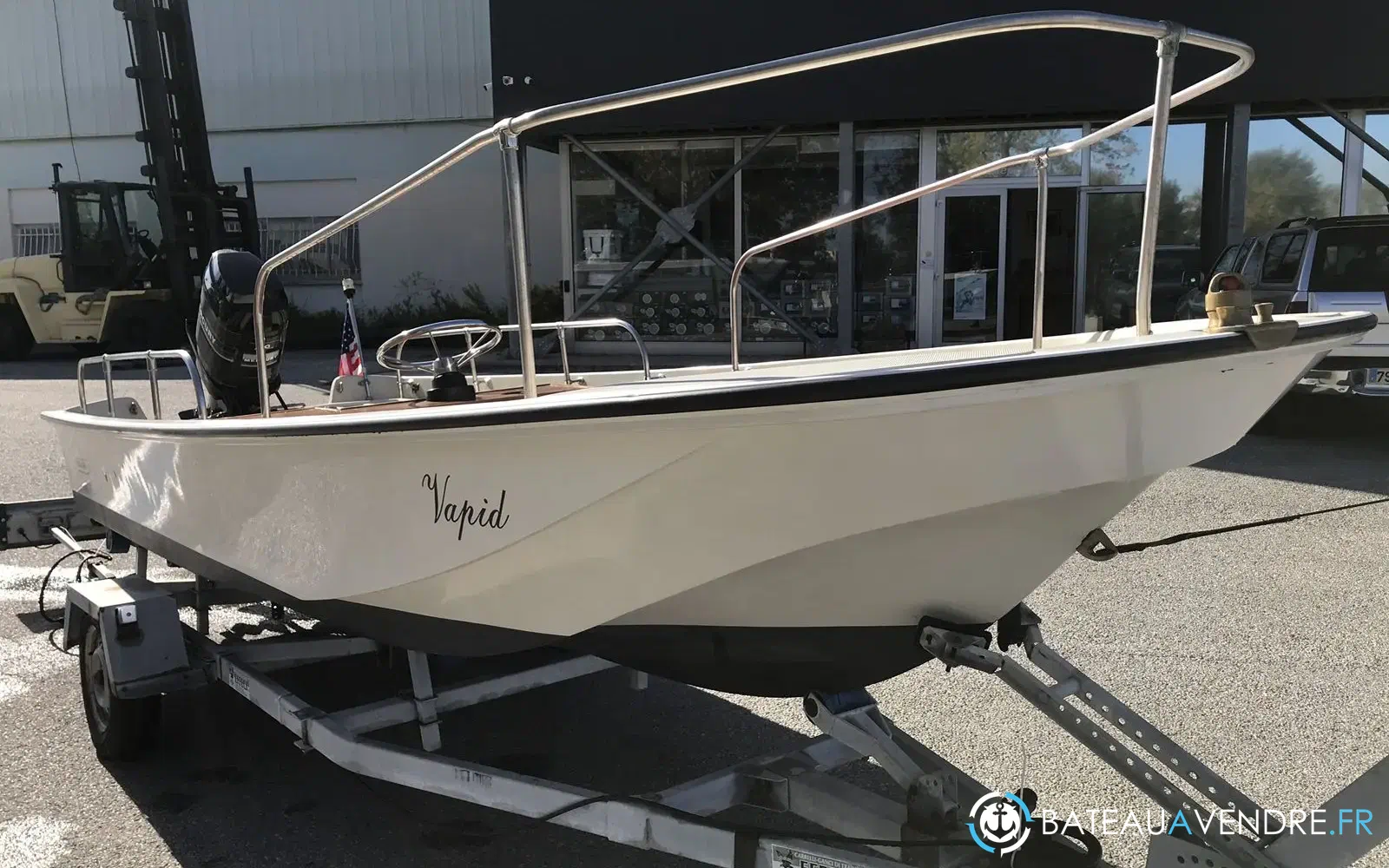 slider 11 Boston Whaler 17