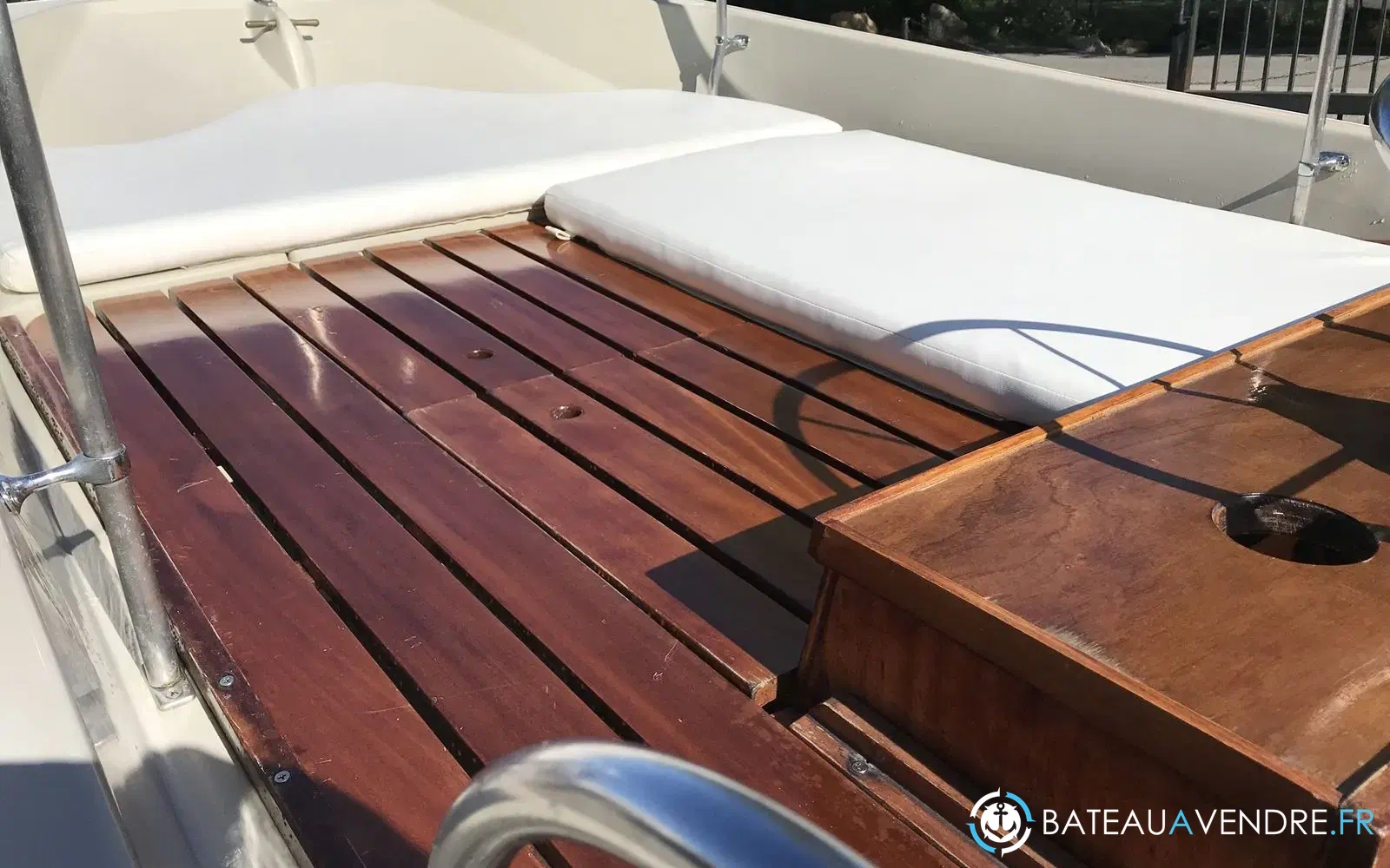 slider 12 Boston Whaler 17