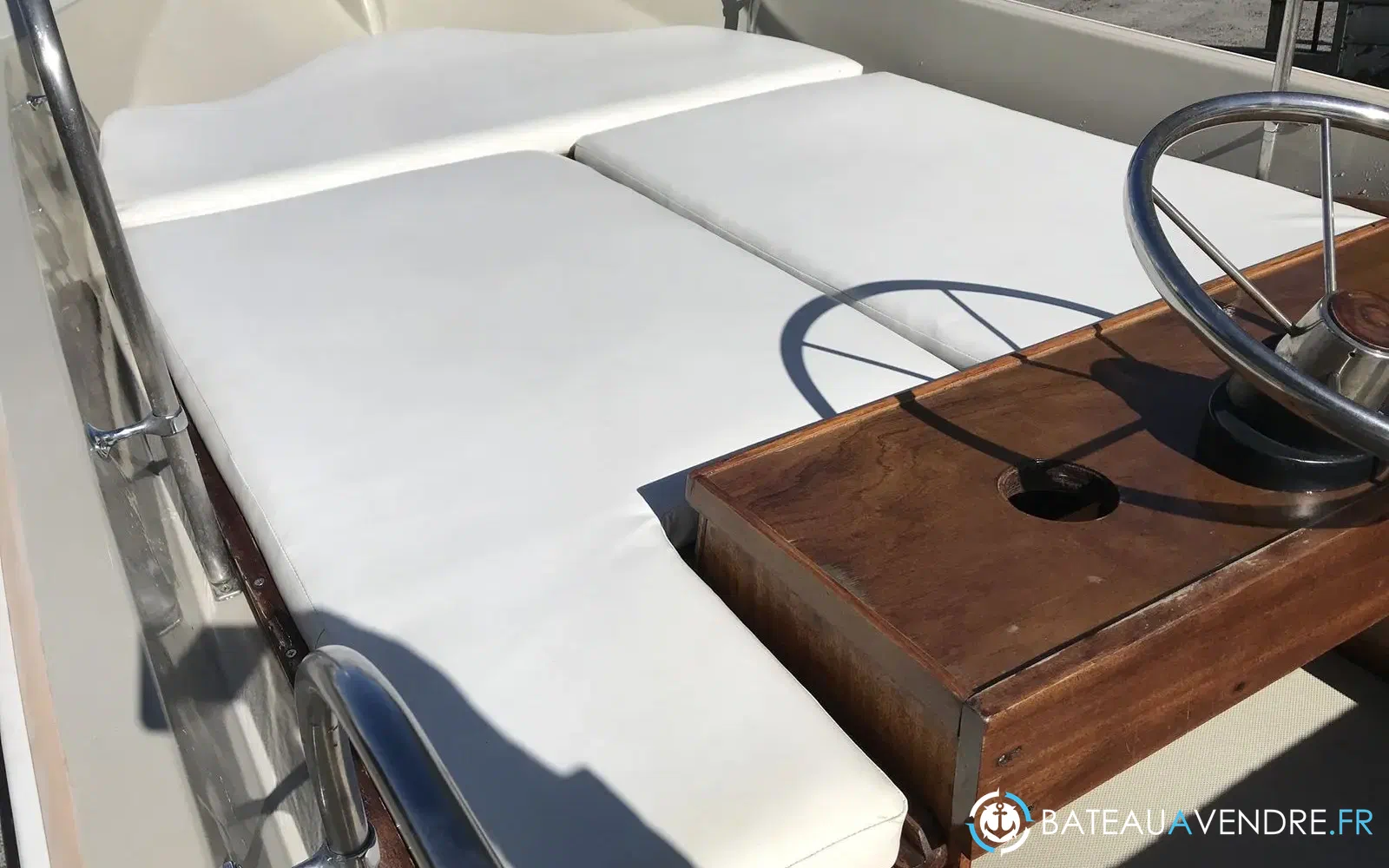 slider 13 Boston Whaler 17