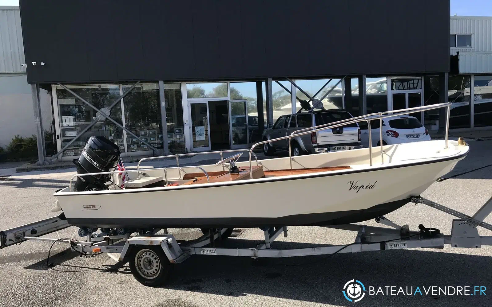 slider 1 Boston Whaler 17