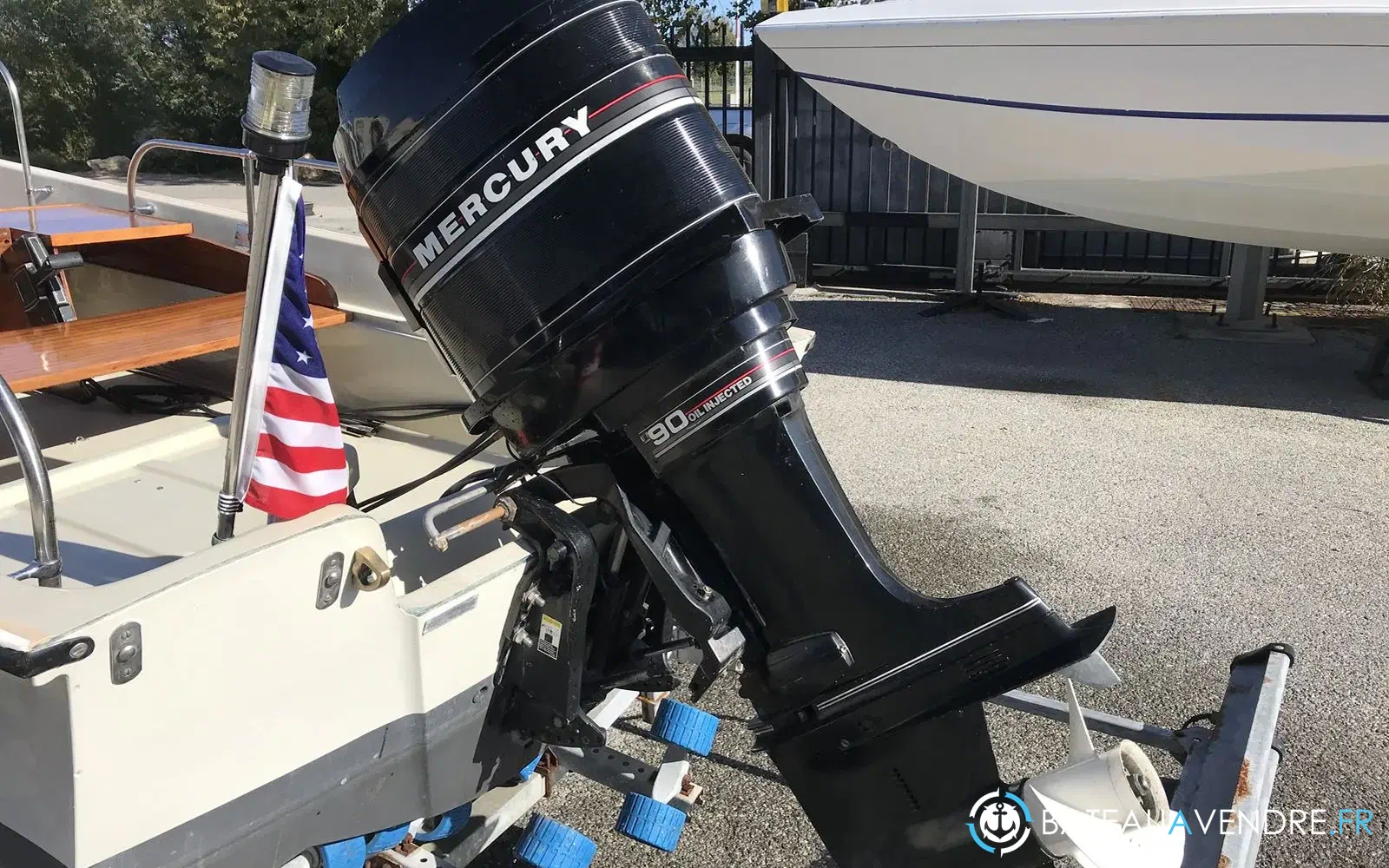 slider 2 Boston Whaler 17