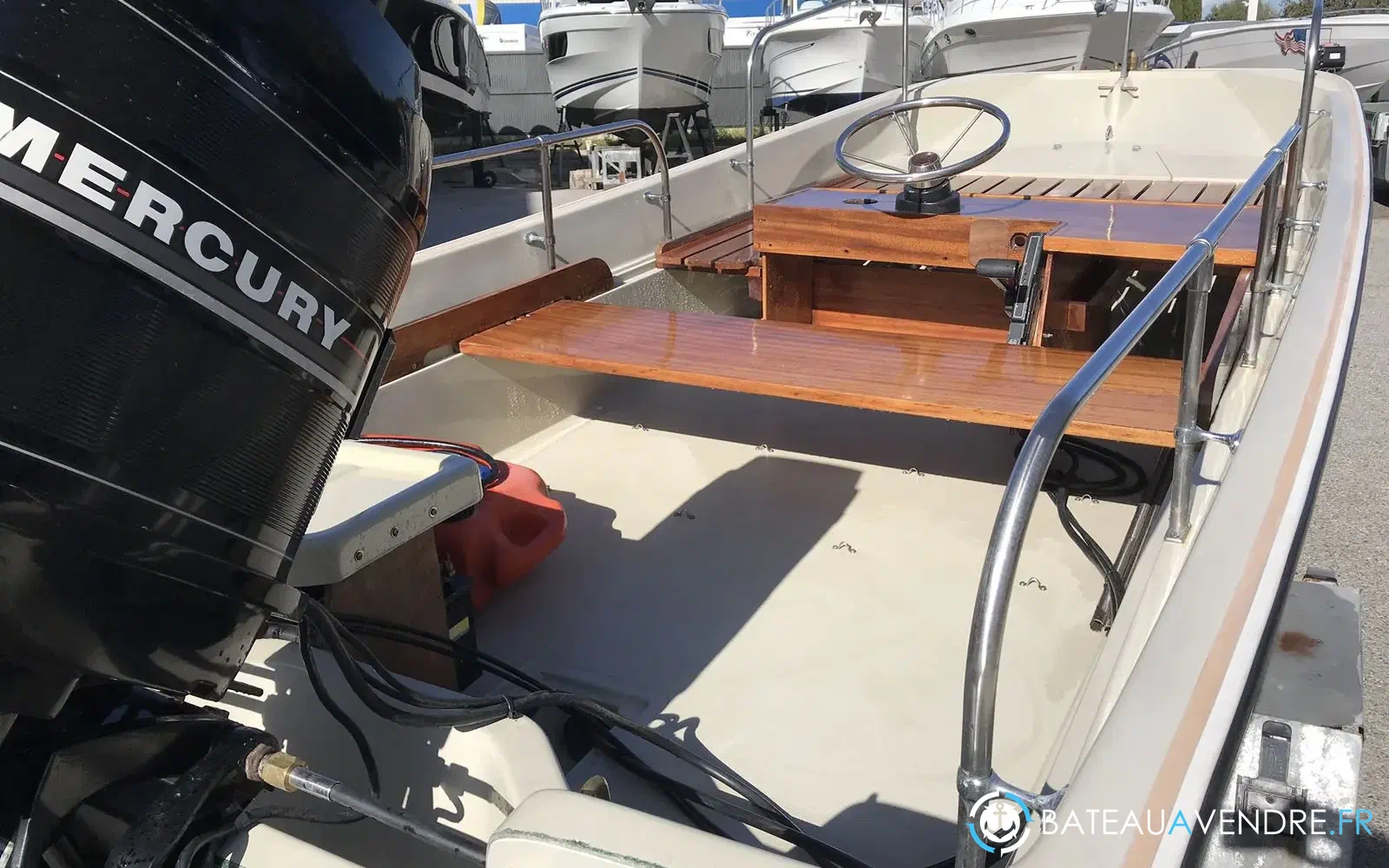 slider 4 Boston Whaler 17