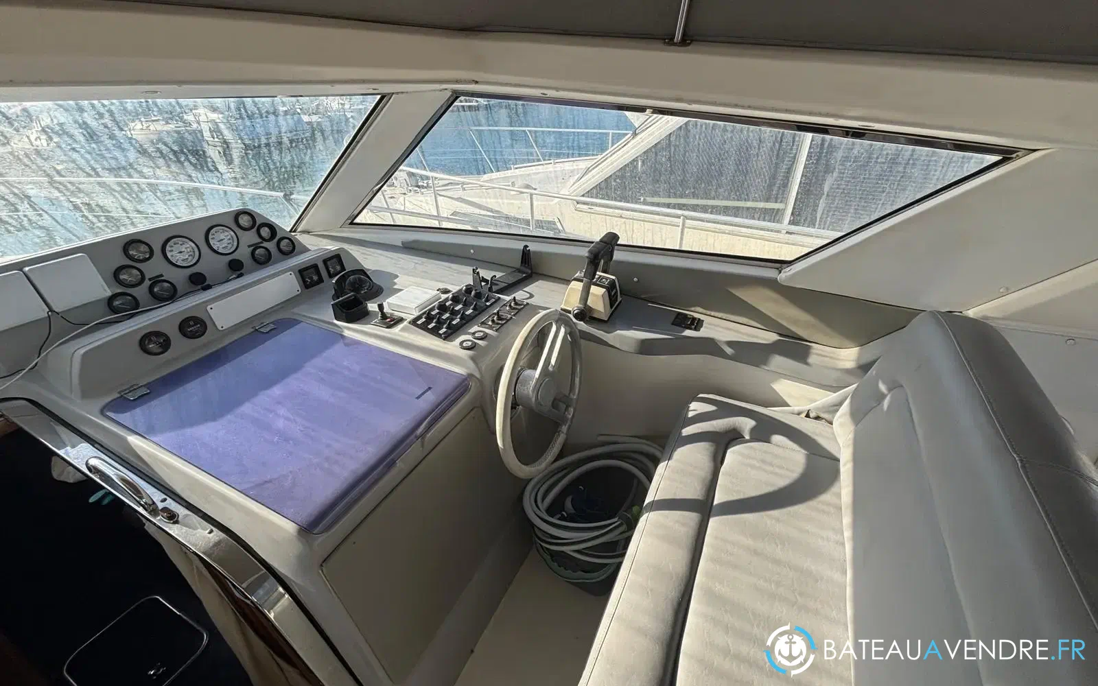 slider 18 Sealine 365 Sport Brigde