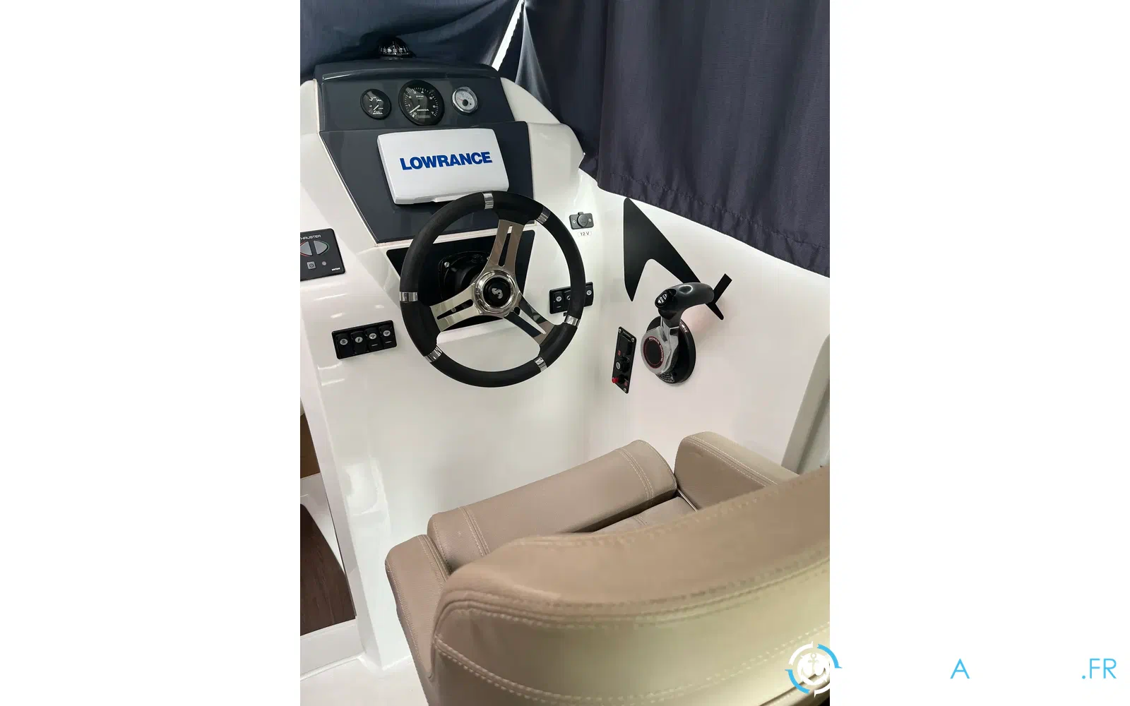 slider 1 Beneteau Antares 780 HB