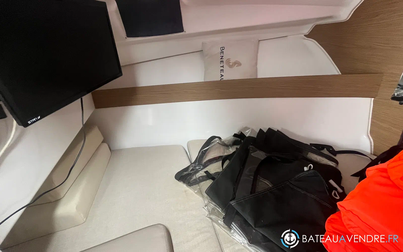 slider 27 Beneteau Antares 780 HB