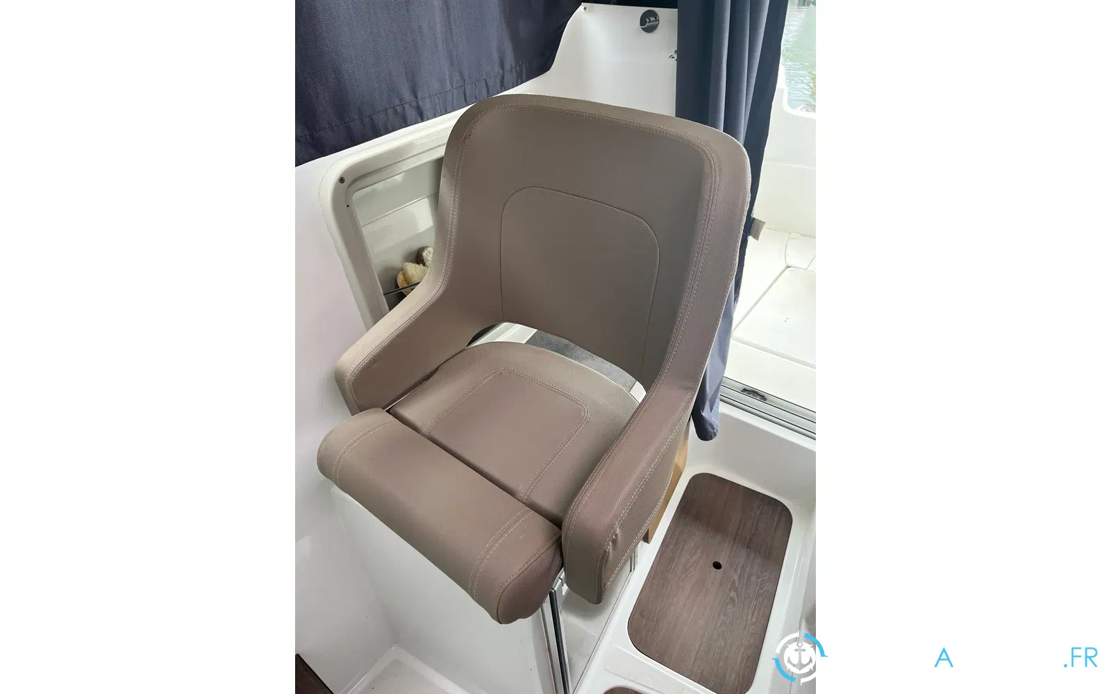 slider 34 Beneteau Antares 780 HB