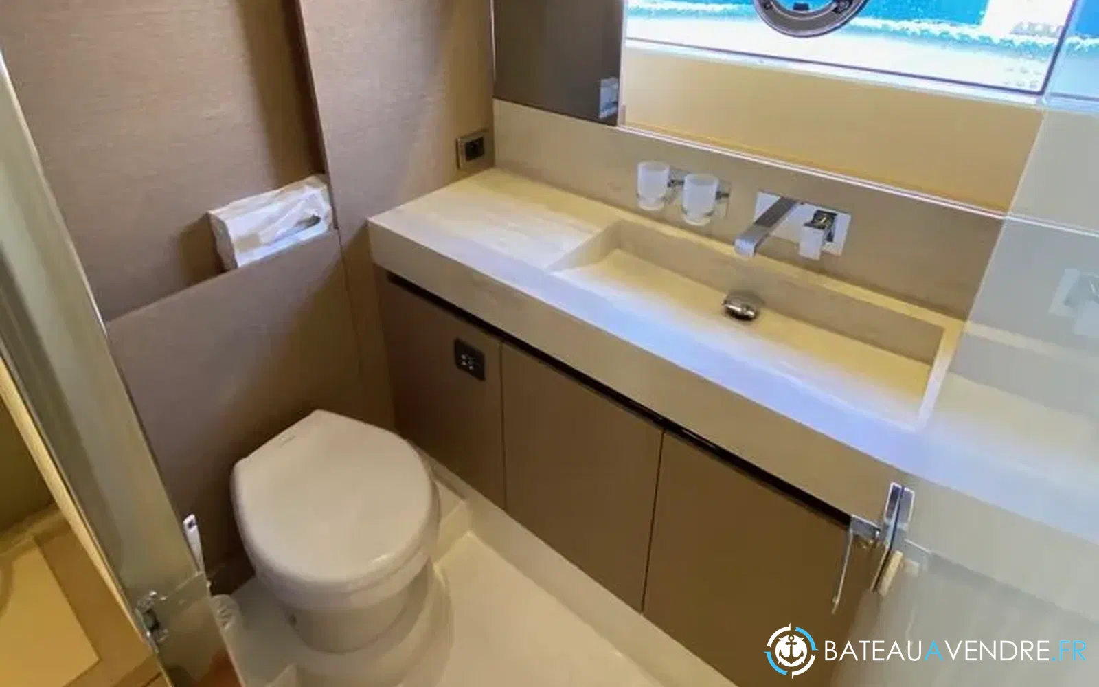 slider 19 Jeanneau Prestige 680