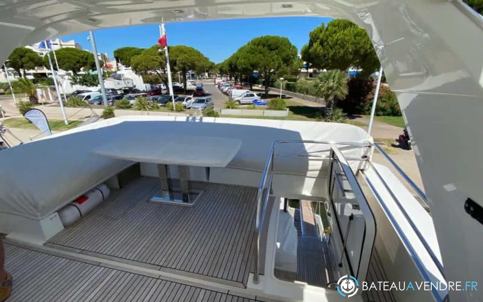 slider 23 Jeanneau Prestige 680