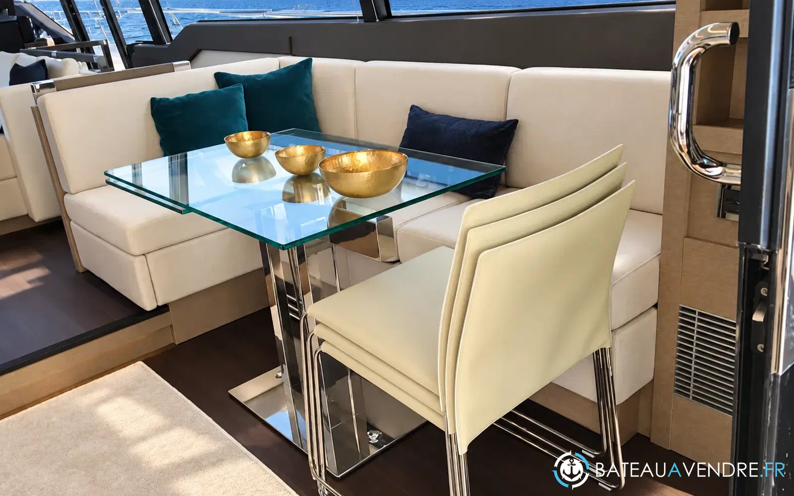 slider 19 Jeanneau Prestige 680
