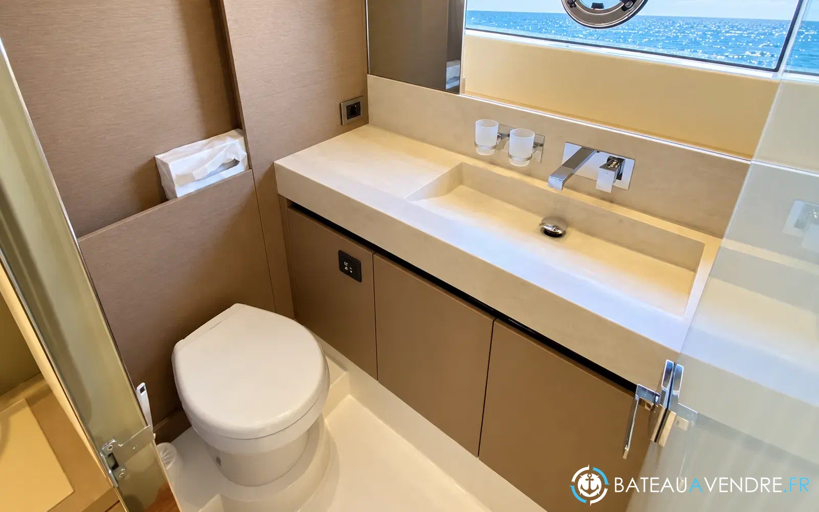 slider 28 Jeanneau Prestige 680