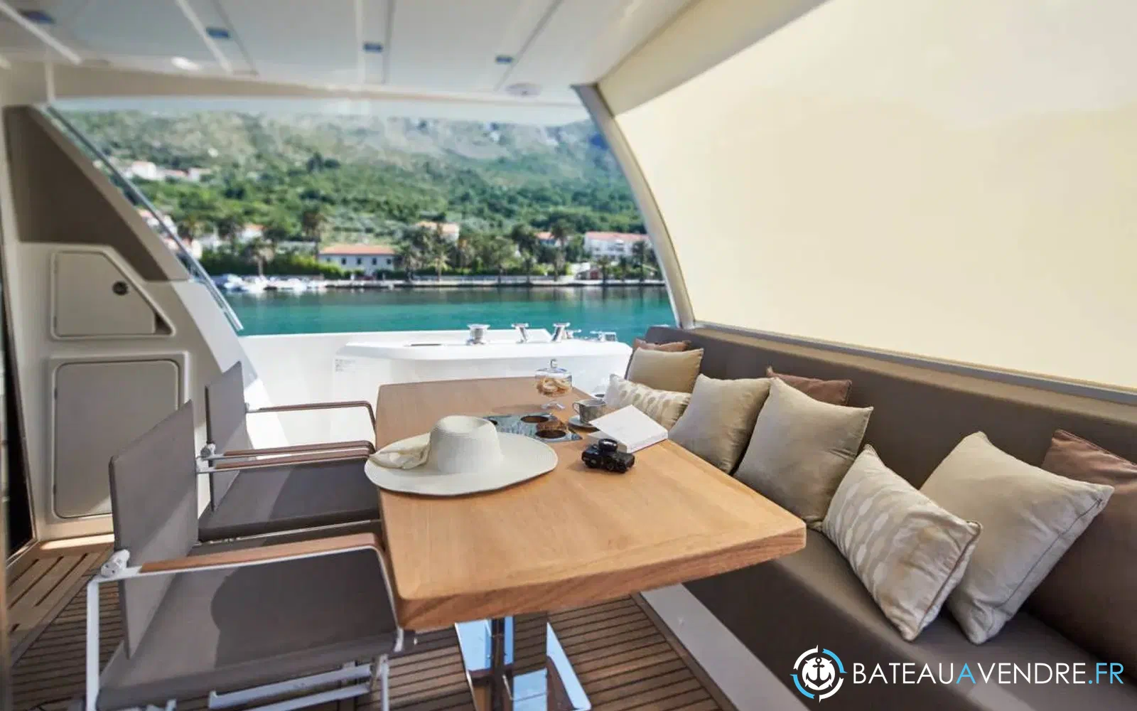 slider 29 Jeanneau Prestige 680