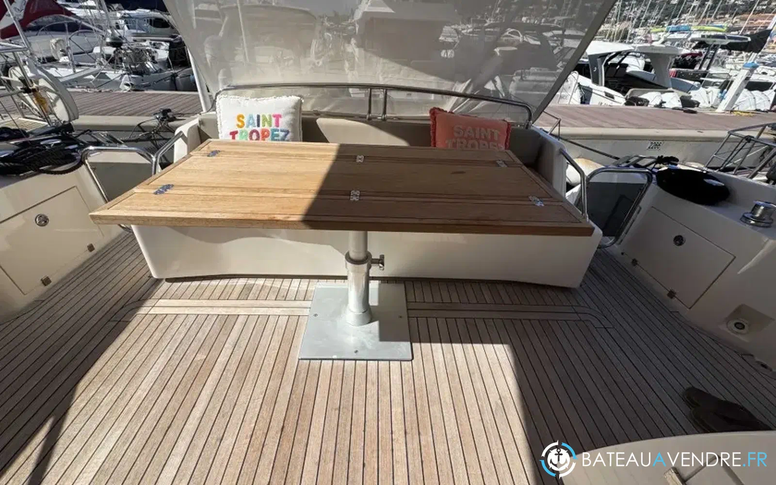 slider 4 Cayman F520