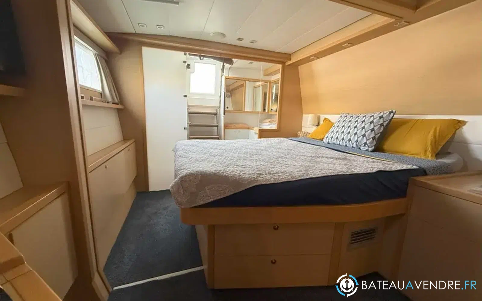 slider 23 Lagoon 560