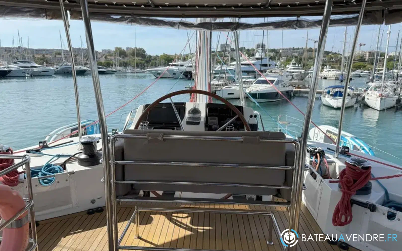 slider 32 Lagoon 560
