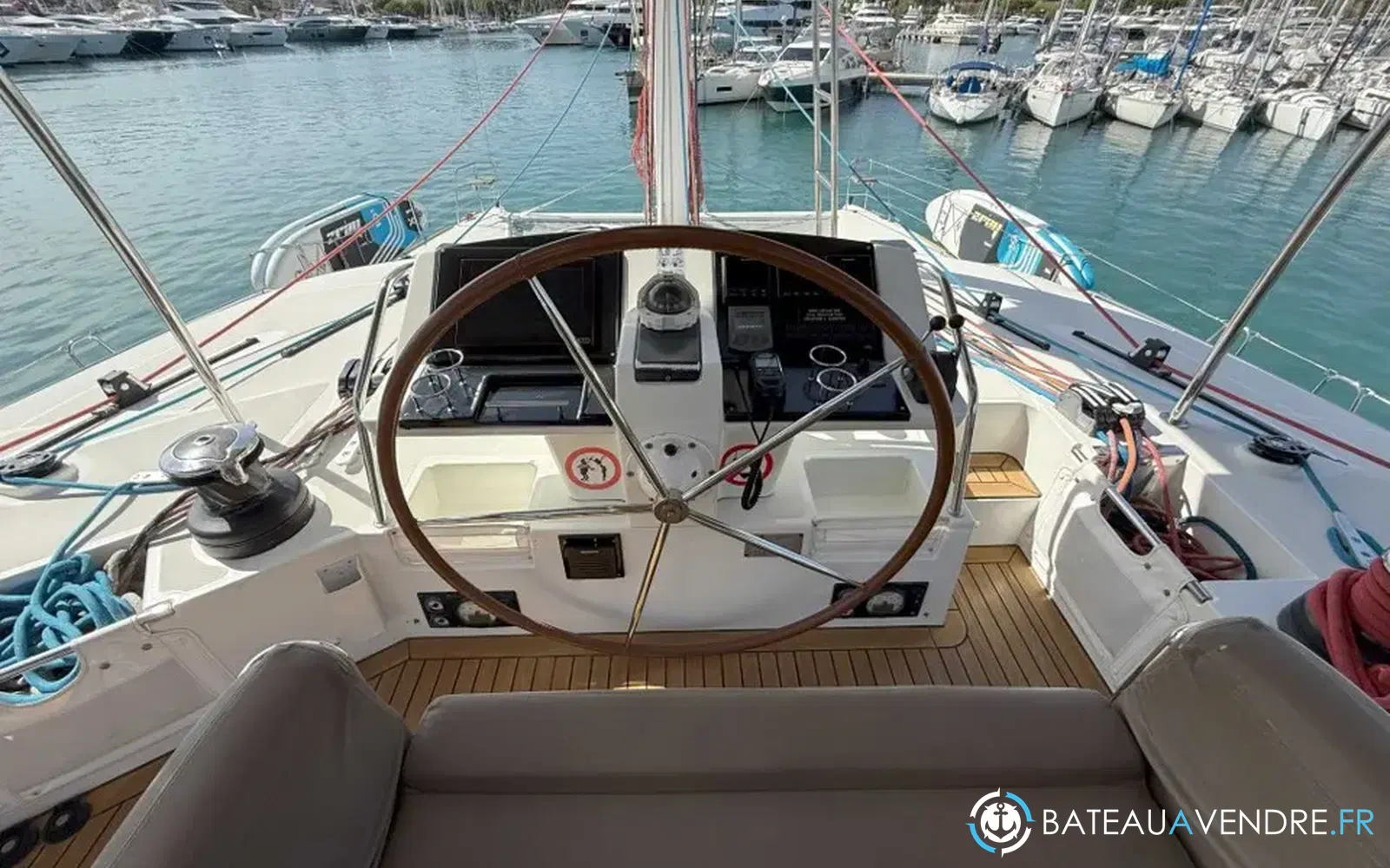 slider 33 Lagoon 560