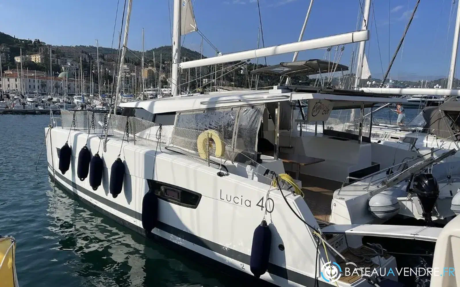 slider 0 Fountaine Pajot Lucia 40