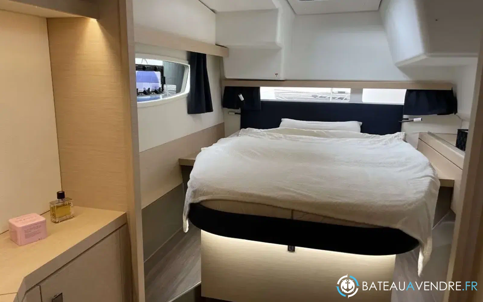 slider 17 Fountaine Pajot Lucia 40