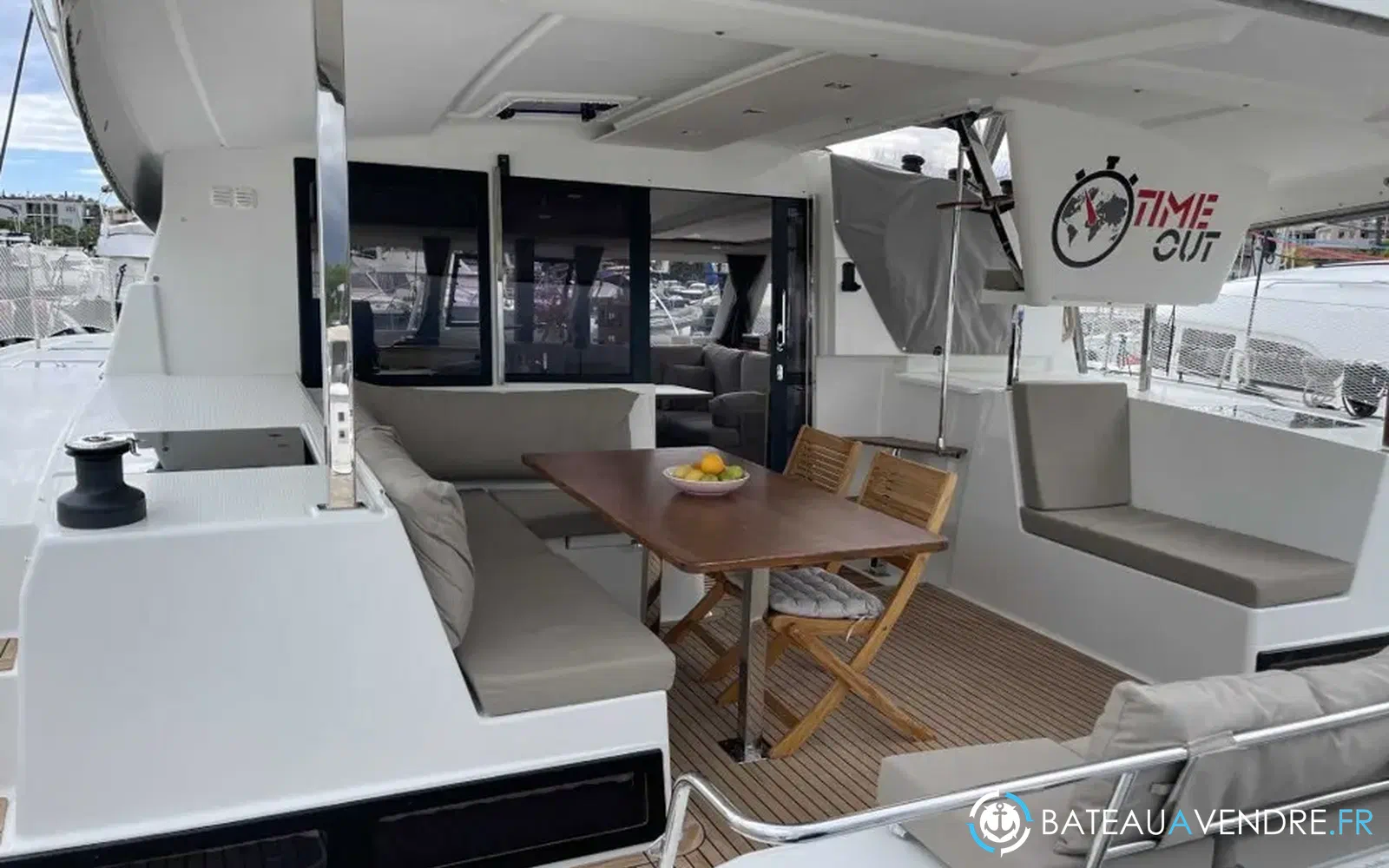 slider 3 Fountaine Pajot Lucia 40
