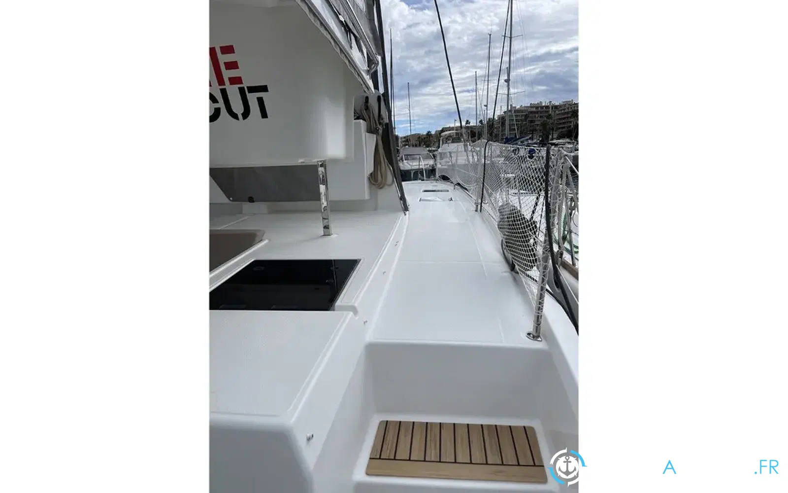 slider 6 Fountaine Pajot Lucia 40