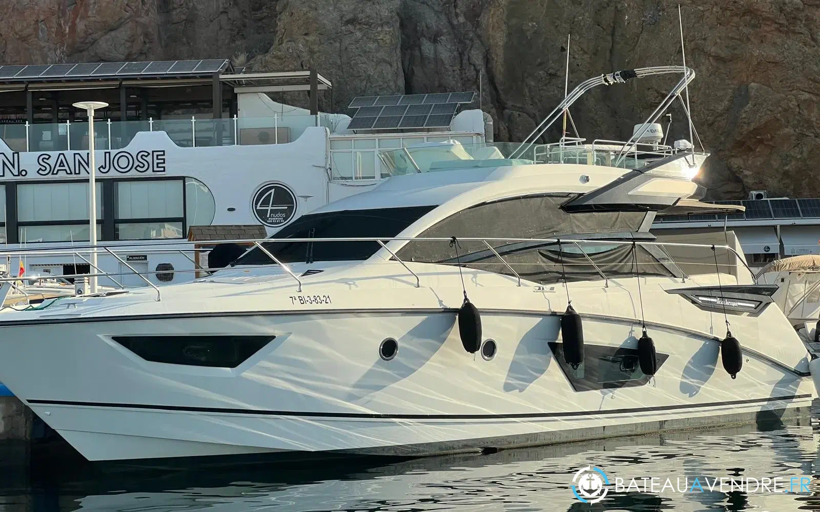 slider 2 Beneteau Gran Turismo 50 FLY