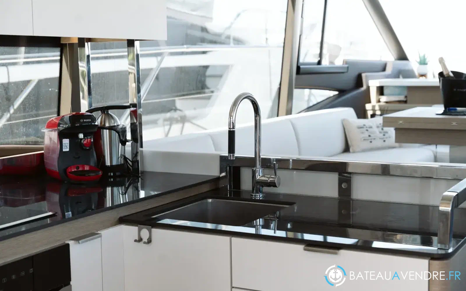 slider 18 Prestige Yachts Prestige 590 S