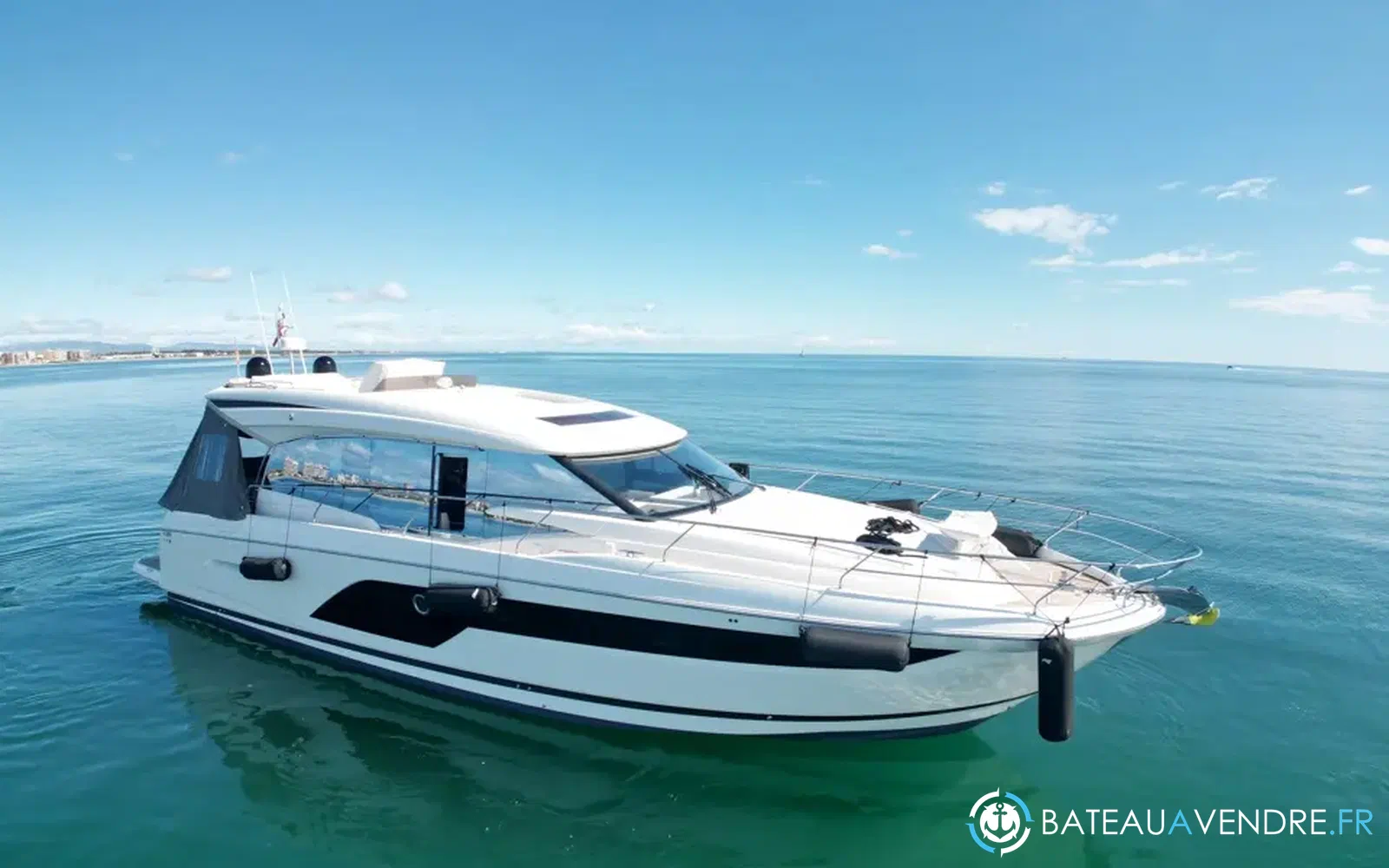 slider 1 Prestige Yachts Prestige 590 S