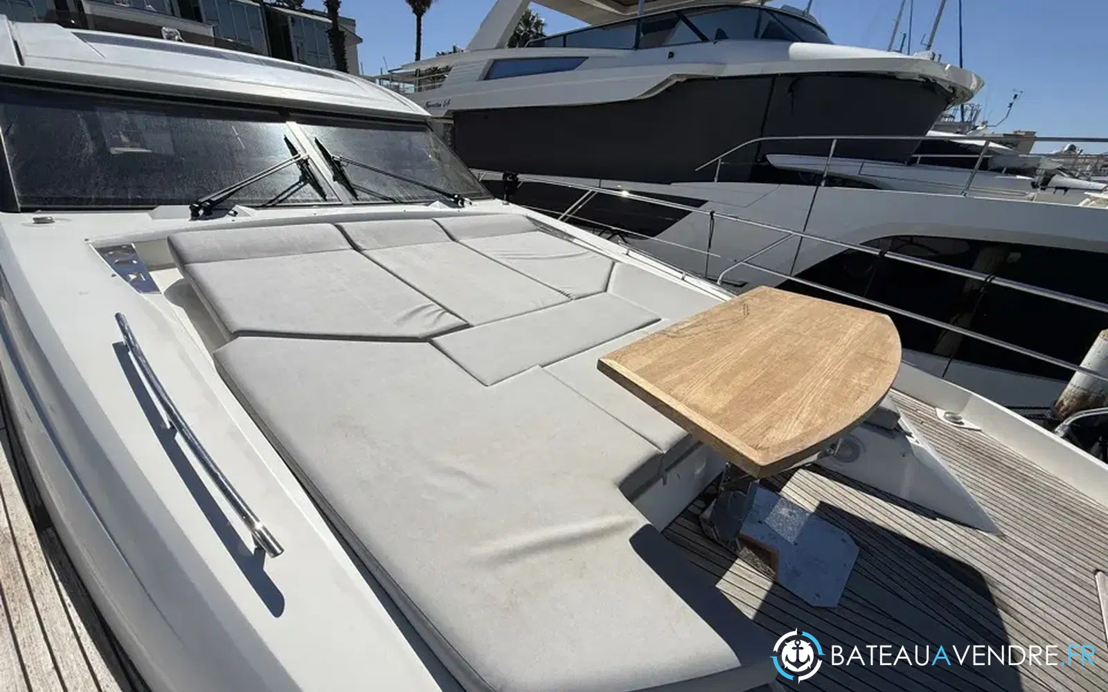 slider 5 Prestige Yachts Prestige 590 S