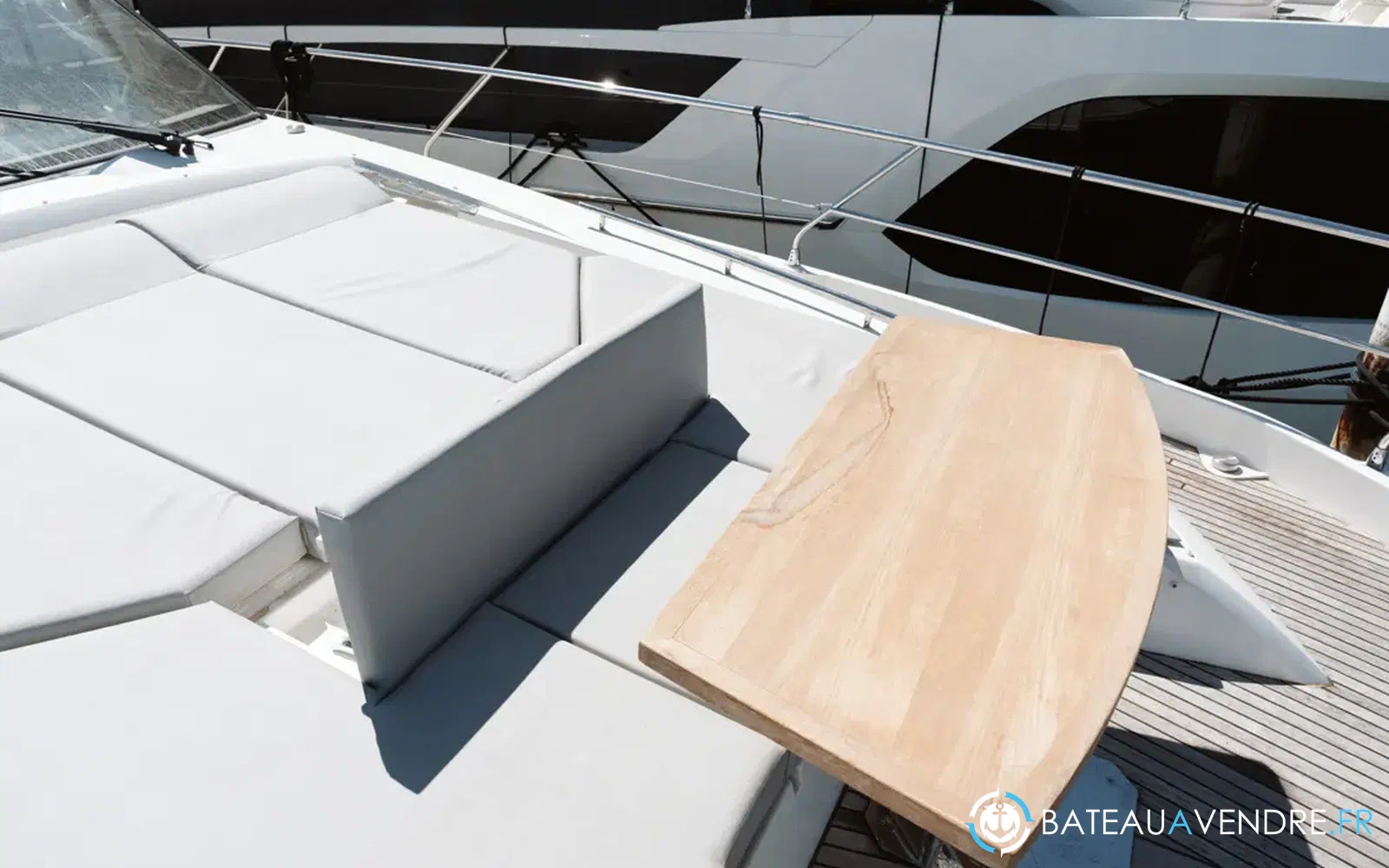 slider 6 Prestige Yachts Prestige 590 S