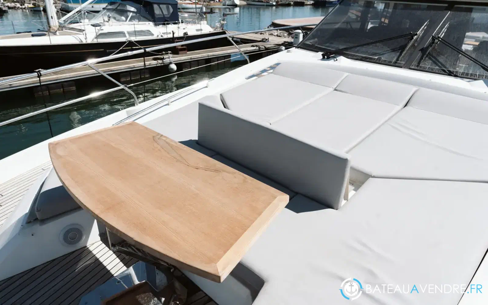 slider 7 Prestige Yachts Prestige 590 S