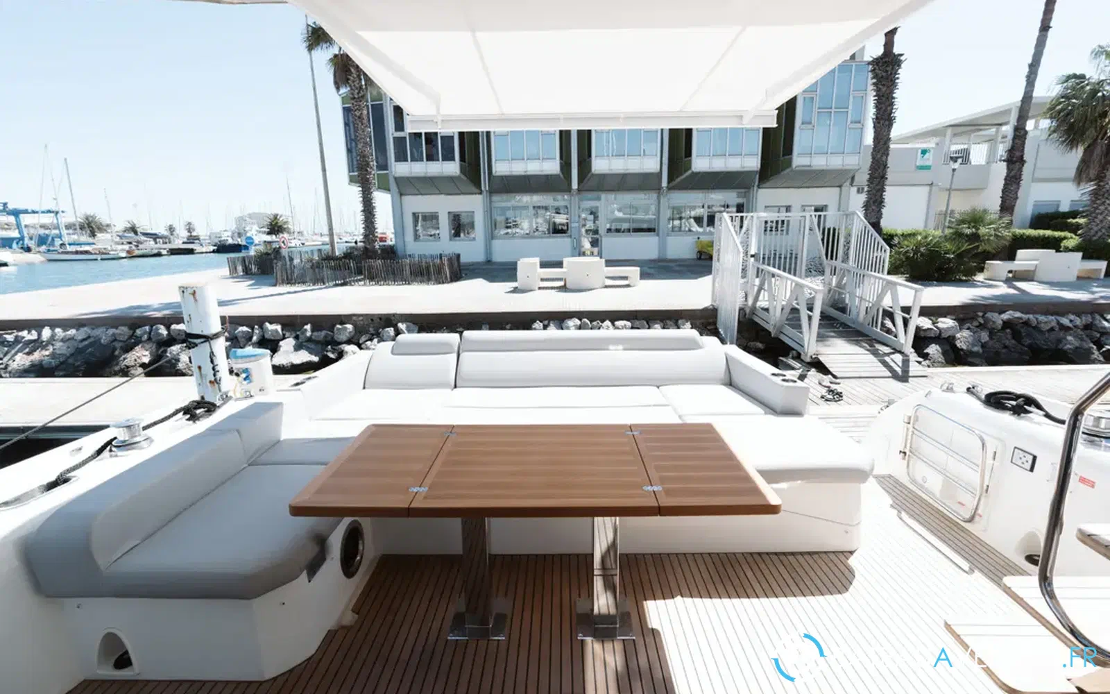 slider 8 Prestige Yachts Prestige 590 S
