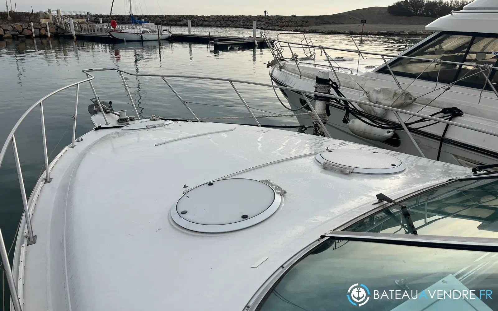 slider 16 Chris Craft Crowne 302