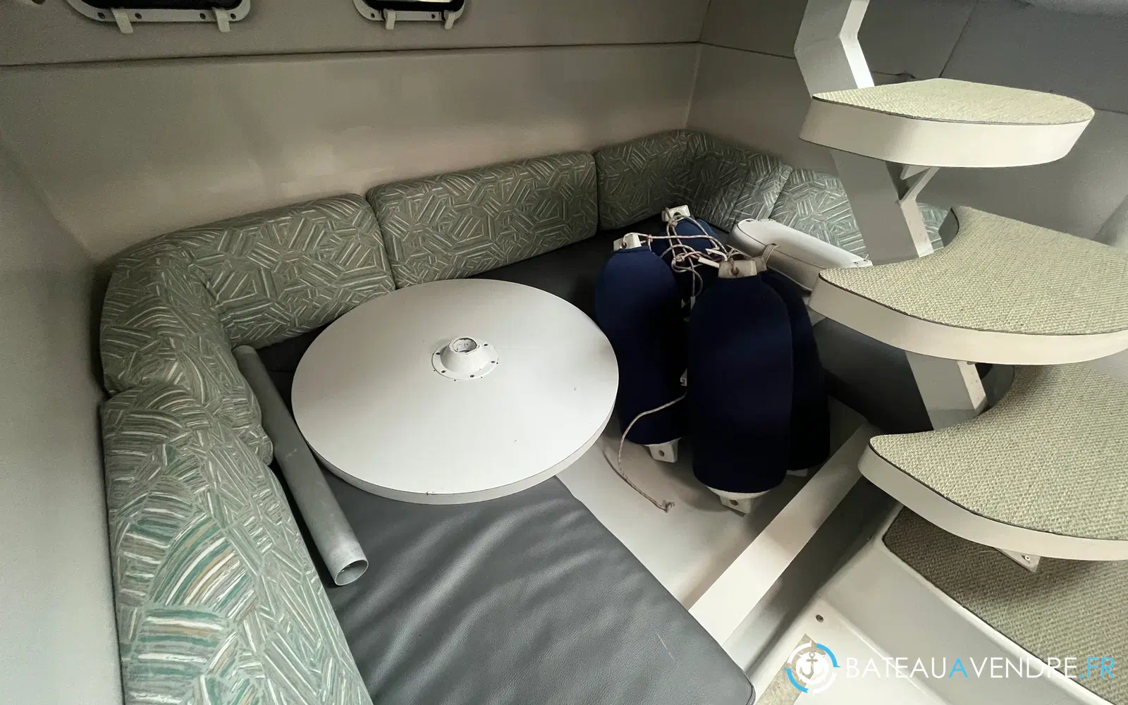 slider 13 Chris Craft Crowne 302