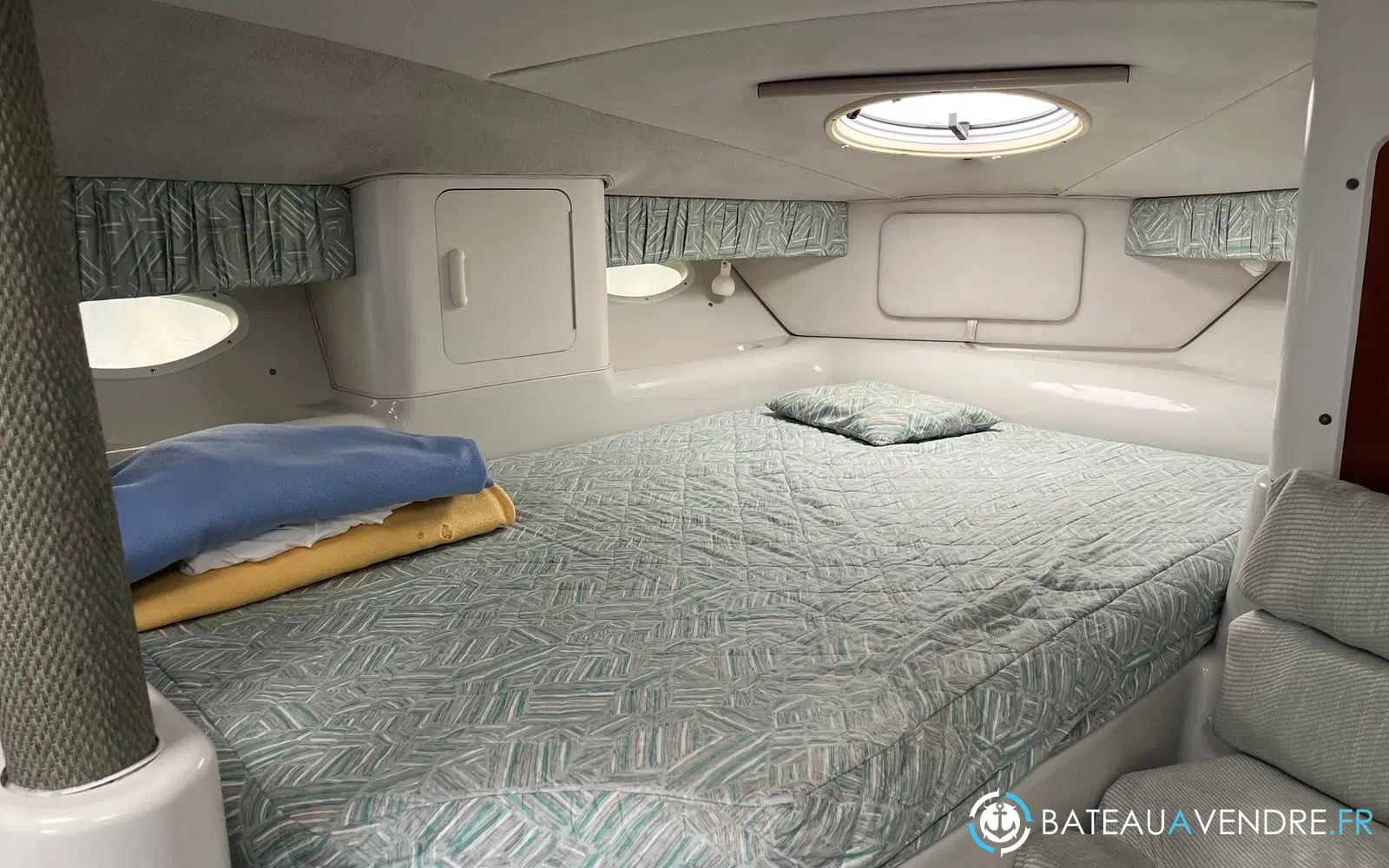 slider 11 Chris Craft Crowne 302
