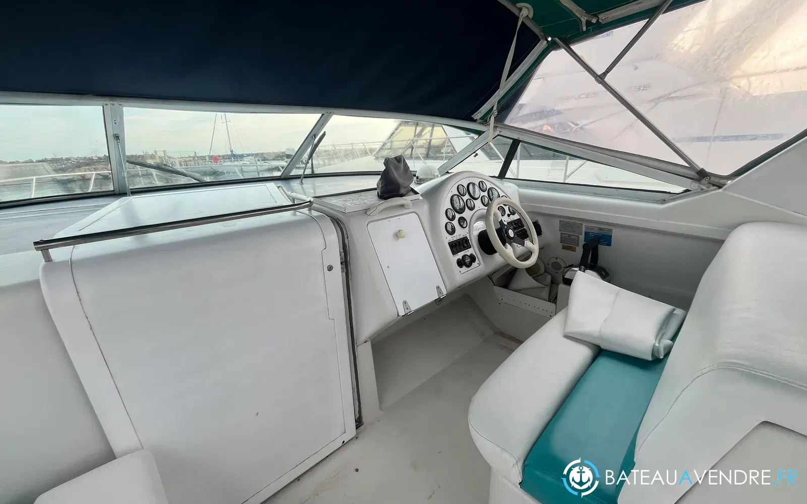 slider 2 Chris Craft Crowne 302