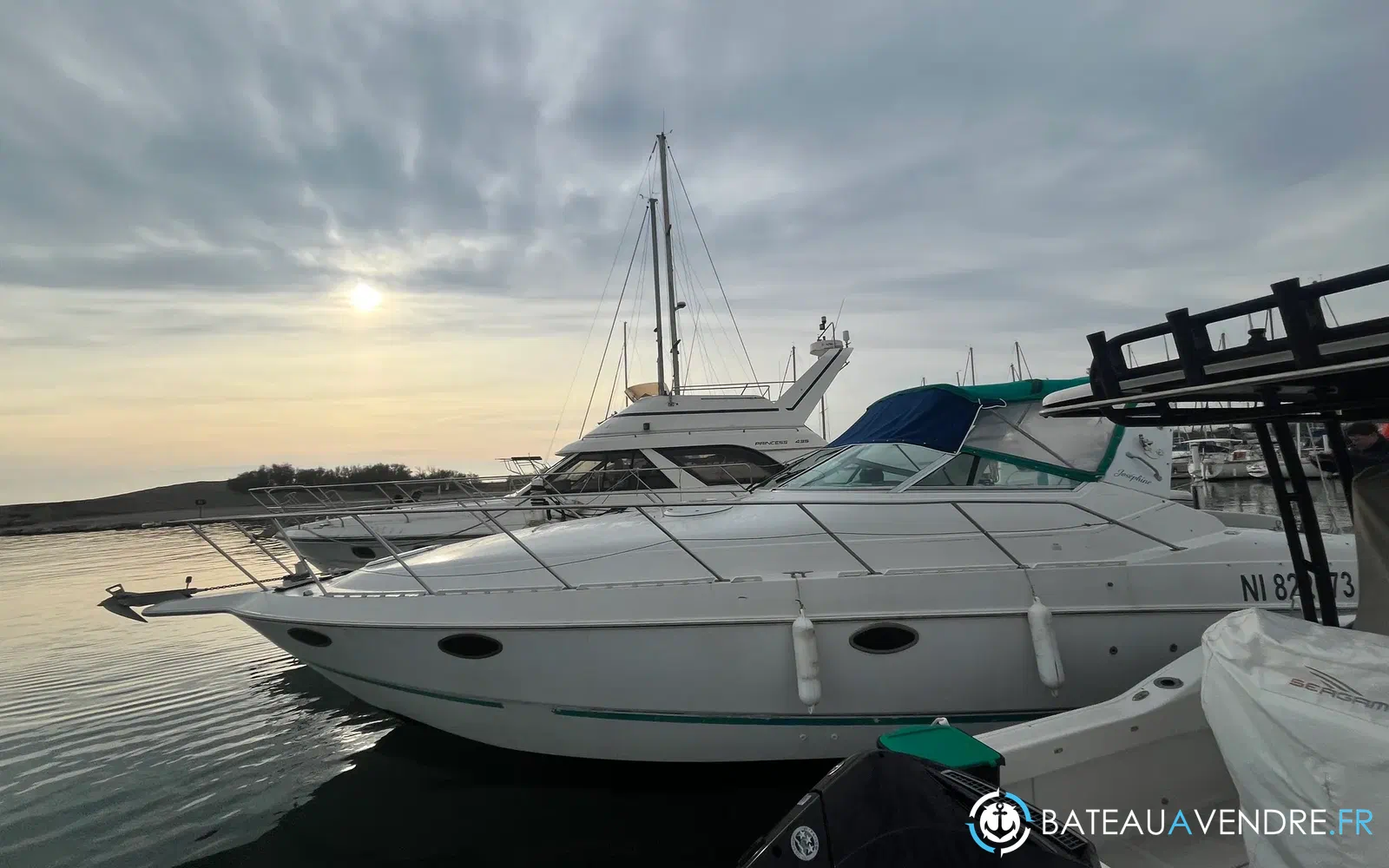 slider 18 Chris Craft Crowne 302