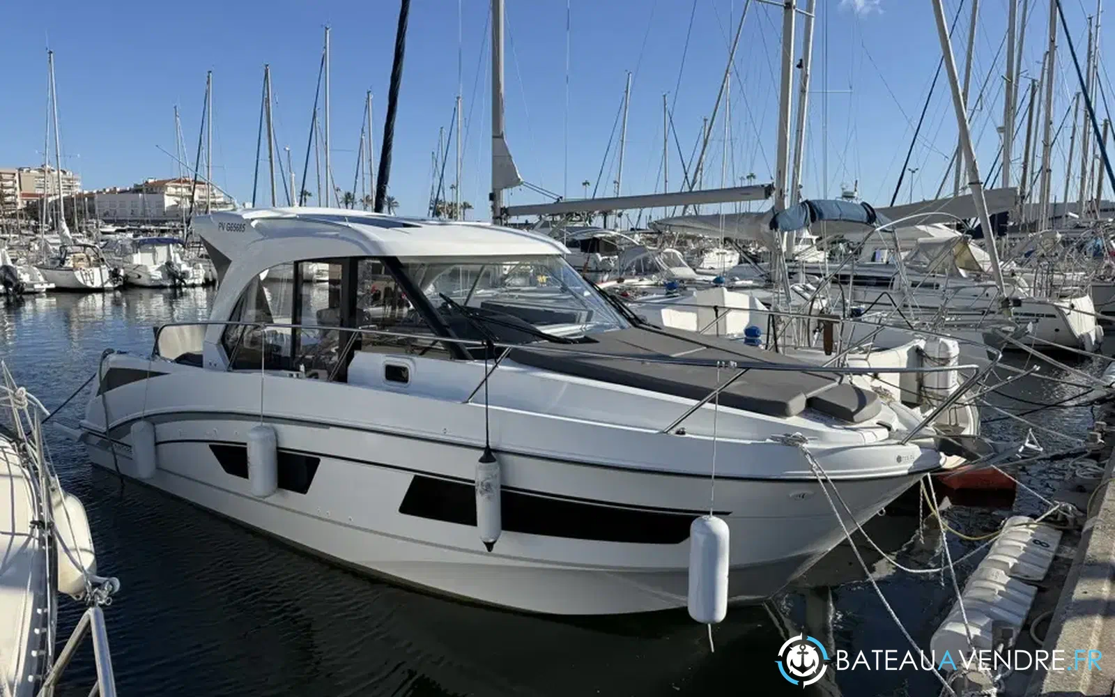slider 0 Beneteau Antares 9 OB