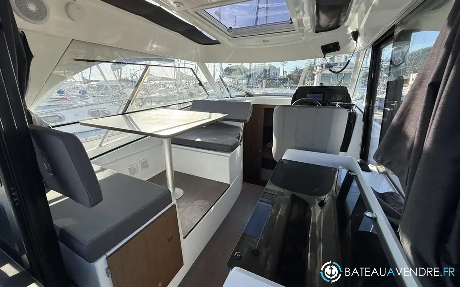 slider 9 Beneteau Antares 9 OB