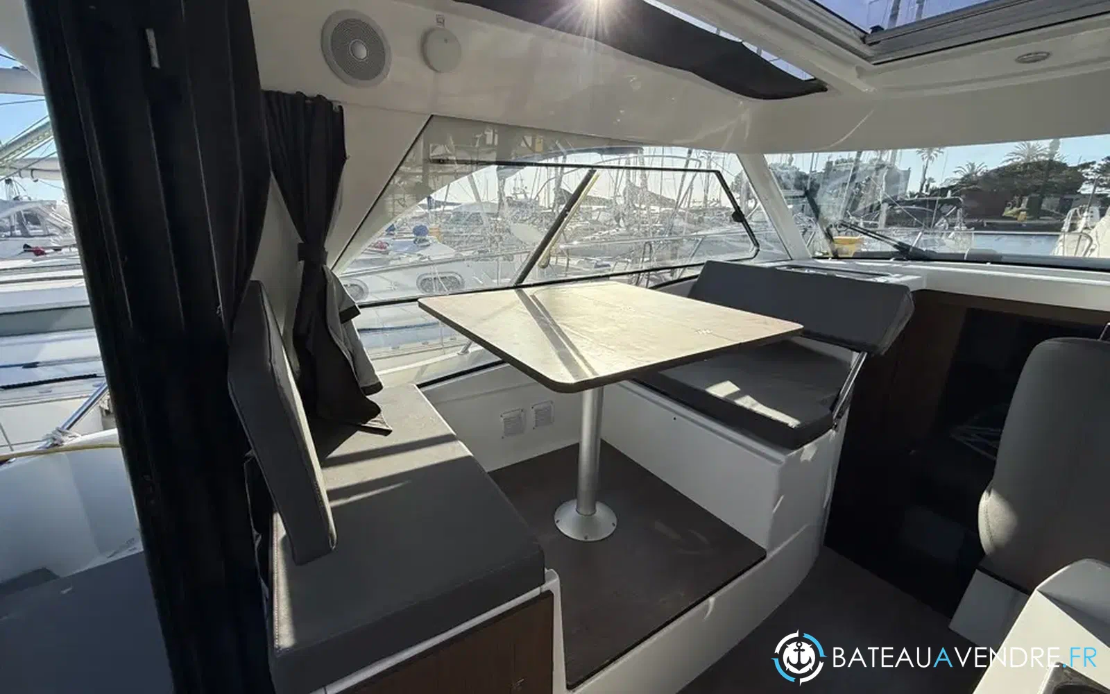 slider 12 Beneteau Antares 9 OB