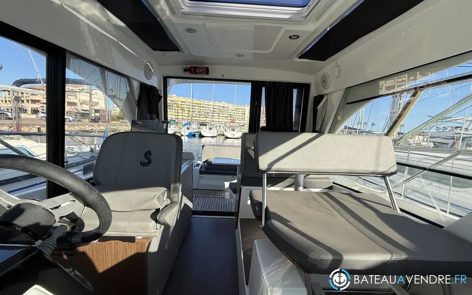 slider 14 Beneteau Antares 9 OB
