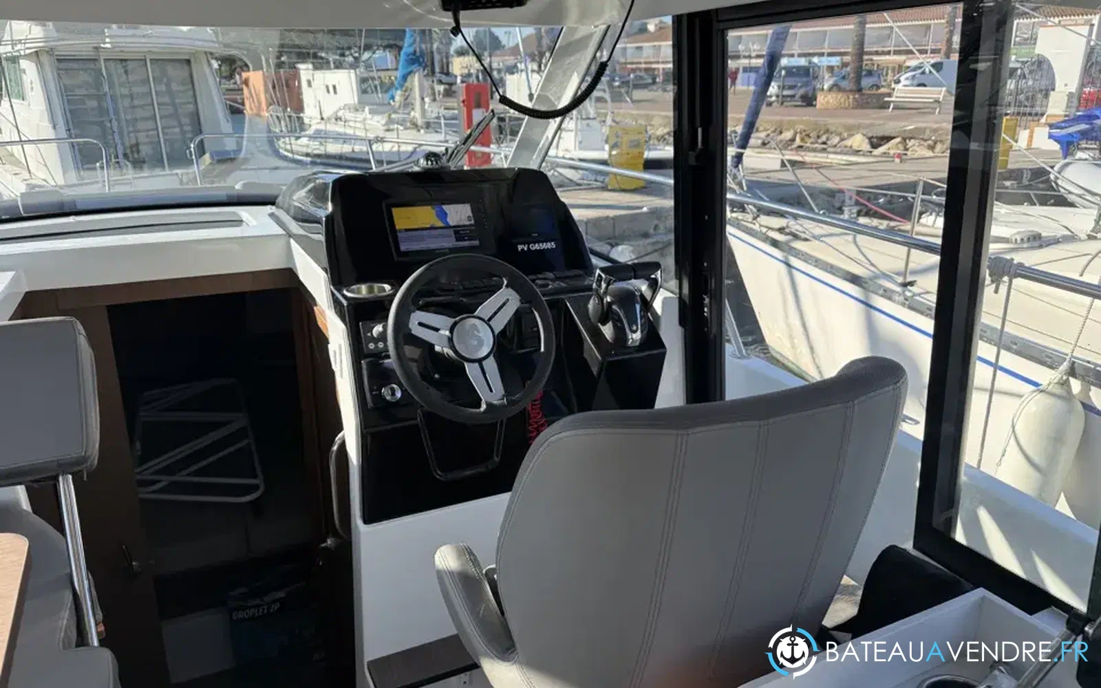 slider 15 Beneteau Antares 9 OB
