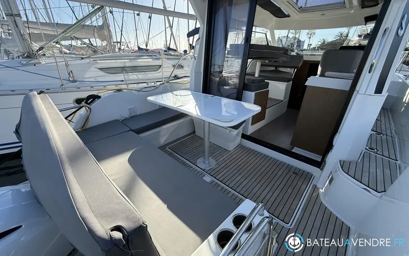 slider 4 Beneteau Antares 9 OB