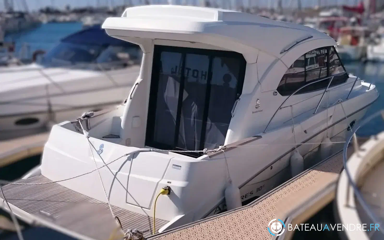 slider 1 Beneteau Antares 30