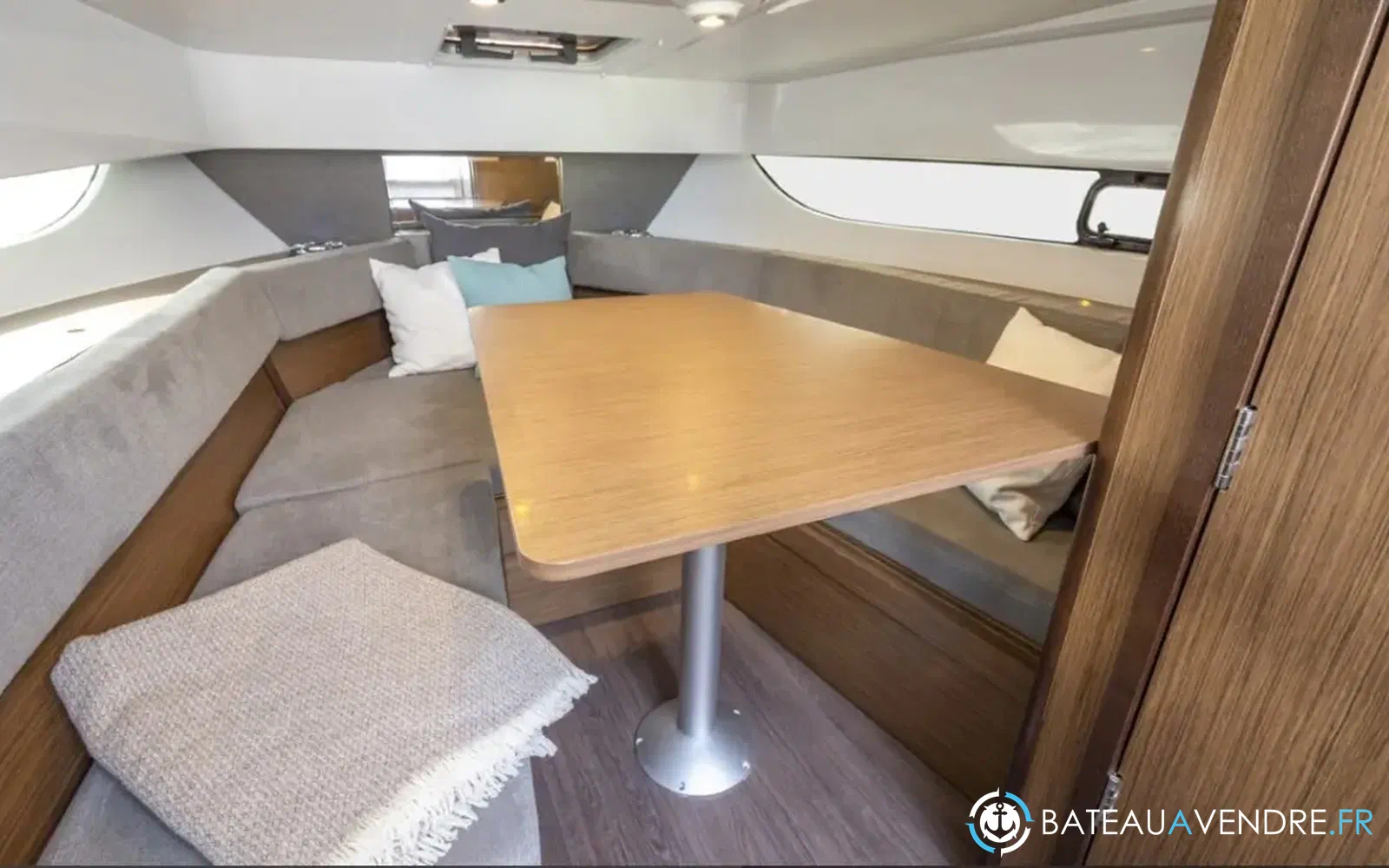 slider 1 Beneteau Flyer 9 Sundeck